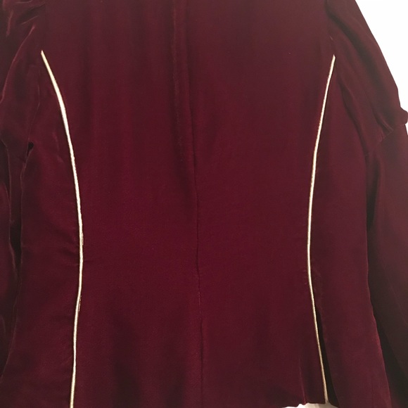 🦋SOLD🦋Alice+Olivia Burgundy Velvet Blazer wGold - Picture 5 of 8